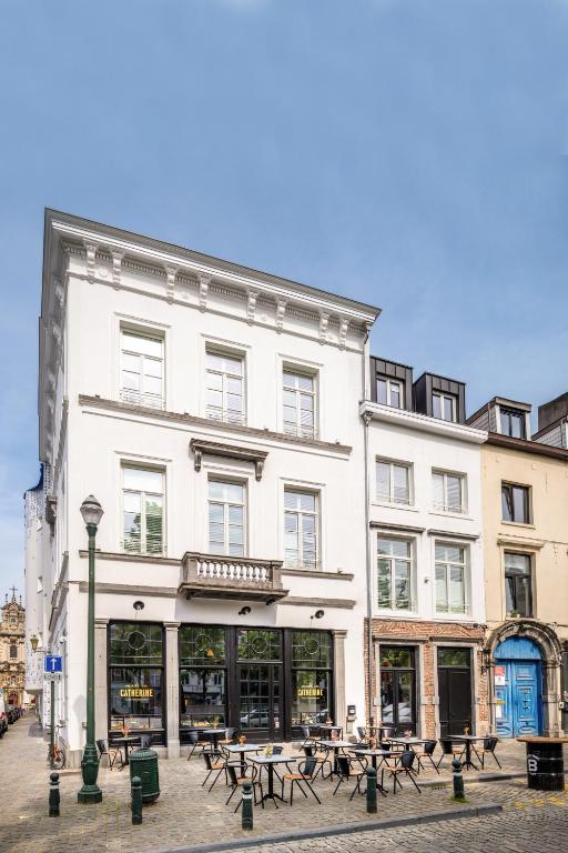 Made in Catherine Kosipo sash windows facade